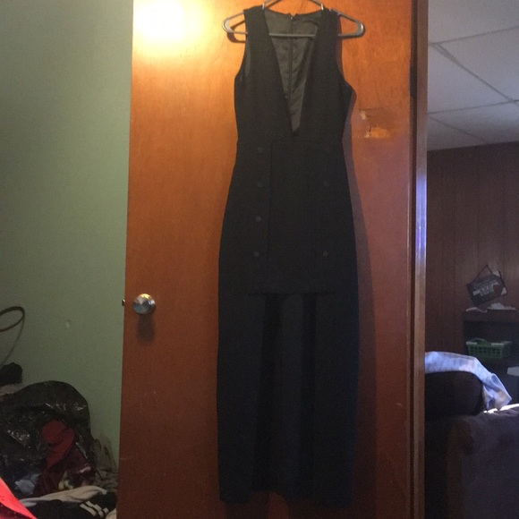 Beautiful long leg cut out dress - Picture 4 of 5